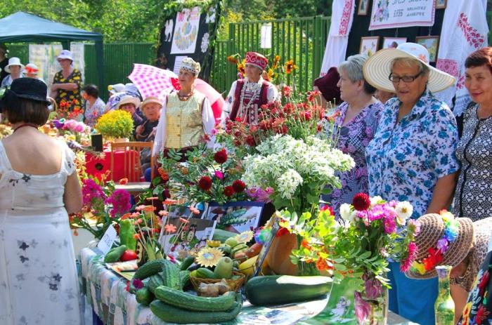 Фото Выставка плодов и цветов-2013 в Челябинске