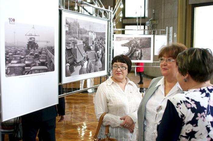 Фото Фотовыставка к 100-летию ВЛКСМ. Фото: Валерий Иванов