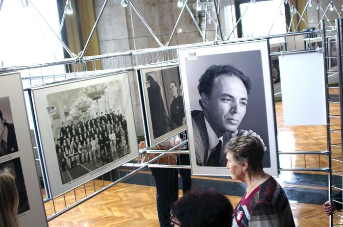 Фото Фотовыставка к 100-летию ВЛКСМ. Фото: Валерий Иванов