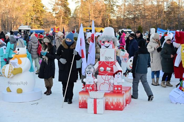 Фото Снеговики-добряки на челябинском флешмобе