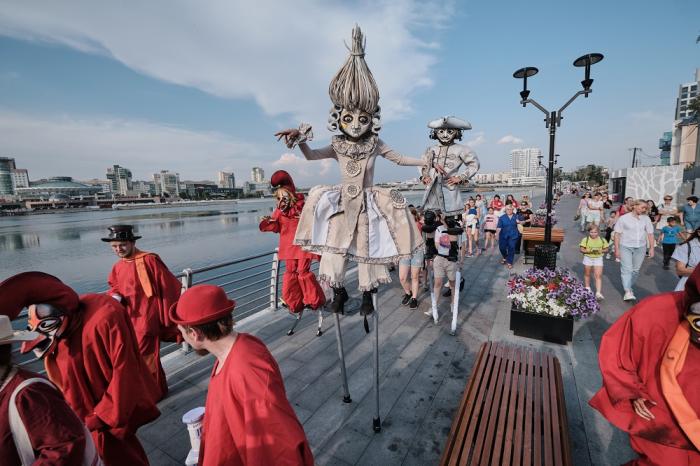 Фото Фестиваль уличных театров «Театры без крыш»