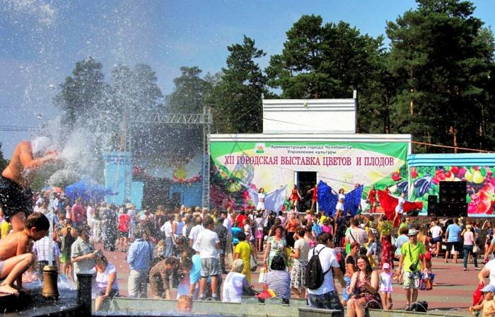 Фото Выставка плодов и цветов-2013 в Челябинске