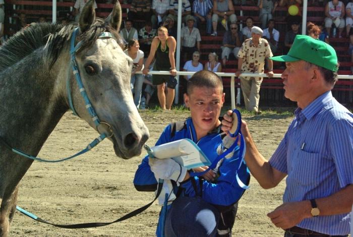 Фото Конные скачки. Кубок губернатора 2010