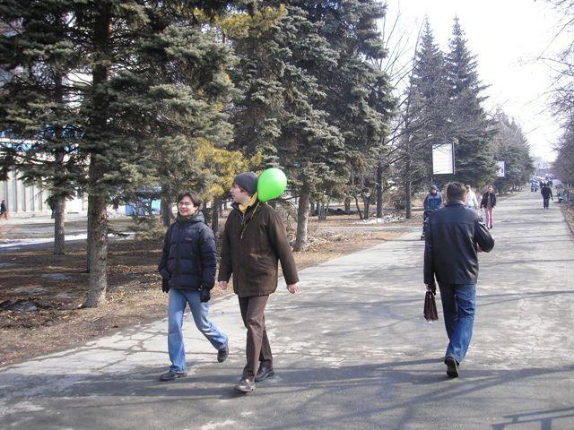Фото ЧЕЛЯБИНСК И ЧЕЛЯБИНЦЫ. Первый день апреля на оси проспекта Ленина