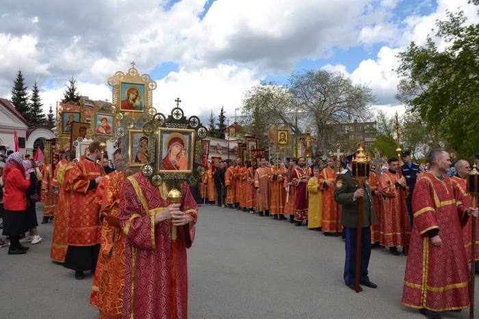 Фото В Челябинске прошёл крестный ход