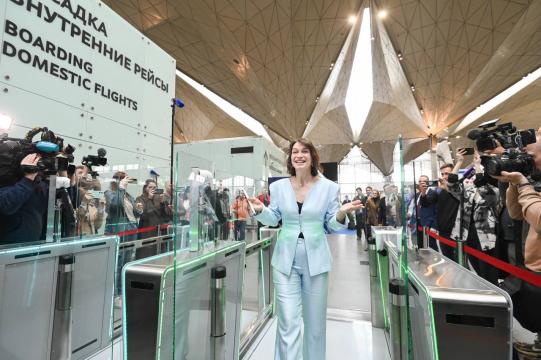 Фото По улыбке на борт: в России запустили посадку в самолёт по биометрии