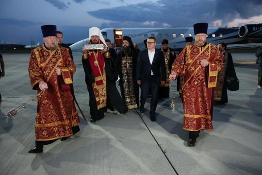 Фото Впервые в Челябинск доставлена одна из величайших православных святынь