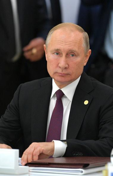 Президент РФ Владимир Путин высказал собственное мнение по поводу ситуации на Донбассе в ходе зас