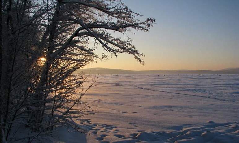 На озере Большой Кисегач в Челябинской области провели большую уборку. Субботник состоялся в мину