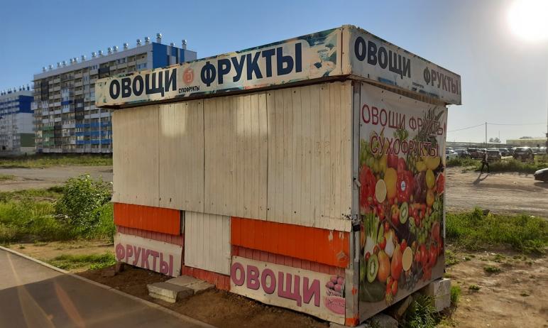 Жители челябинского поселка Чурилово начали «клеймить» нелегальные ларьки. Против киосков выступа