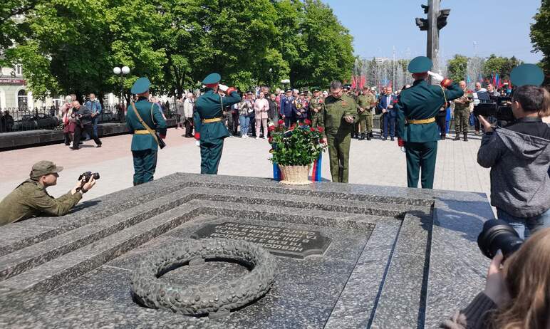 Сегодня, 9 мая, в Луганске отметили День Победы.

 