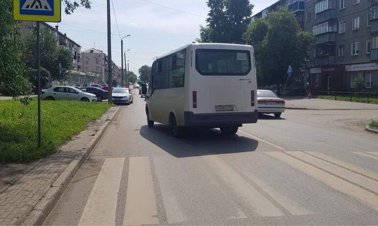В Челябинске за прошедшие сутки, 23-го июня, водители сбили на пешеходных переходах троих детей.