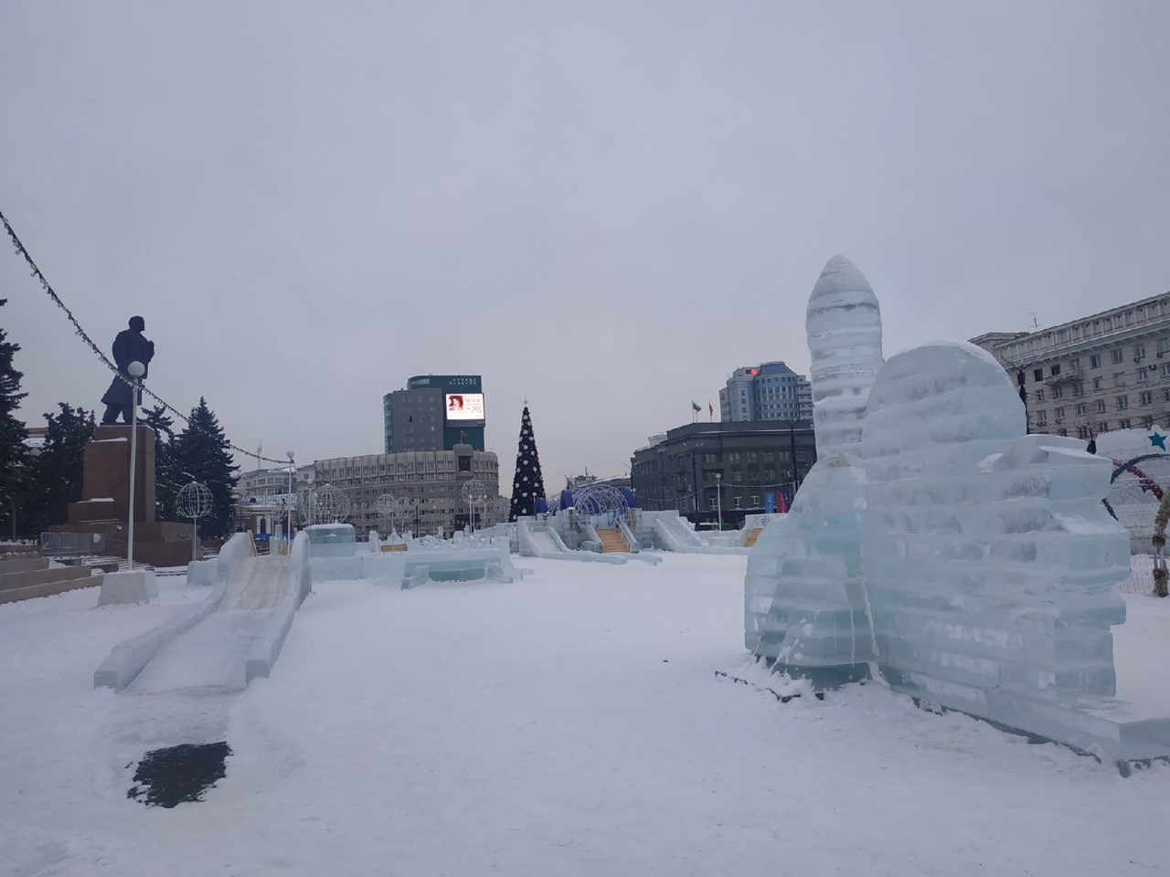 Ледовый городок в челябинске фото