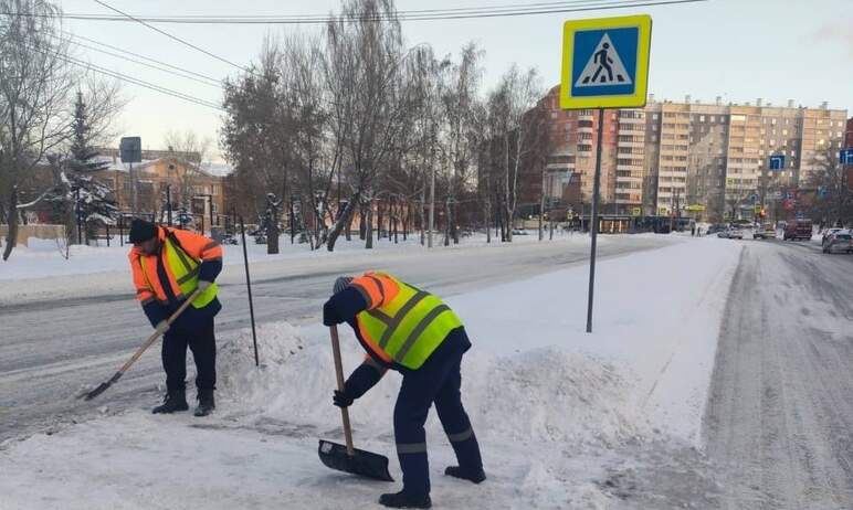 Сегодня, 7 января, на улицах Челябинска работает 303 единицы техники и 1029 дорожных ра