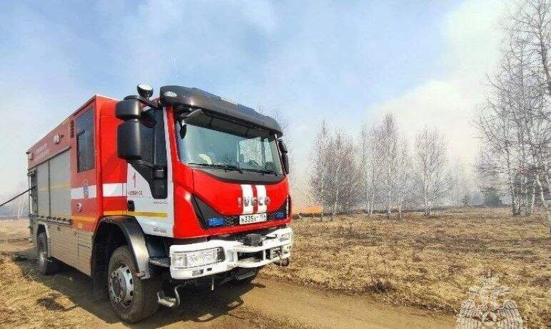 В настоящее время серьезный ландшафтный пожар происходит около п. Трубный в Сосновском районе (Че