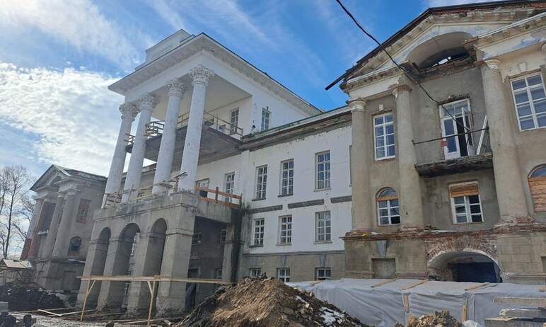 В Челябинской области полным ходом идет преображение Белого дома Кыштыма – объекта культурного на