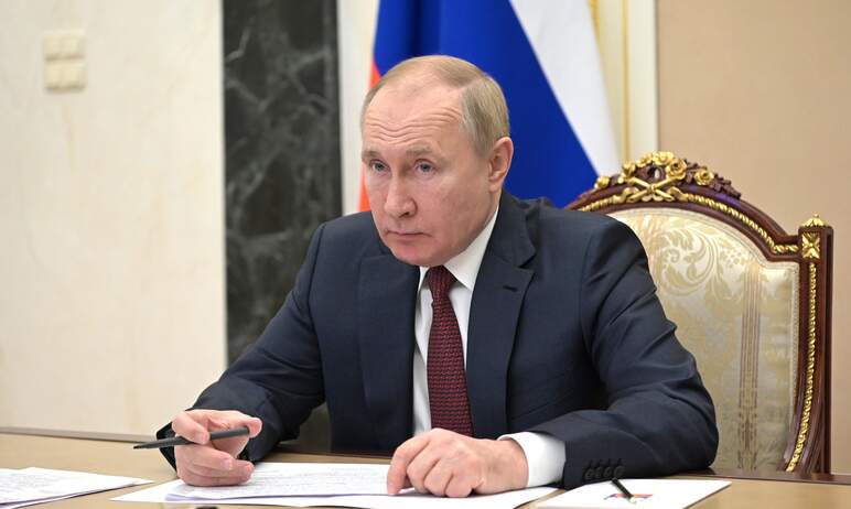 Президент России Владимир Путин подписал закон об отмене верхнего возрастного предела для граждан