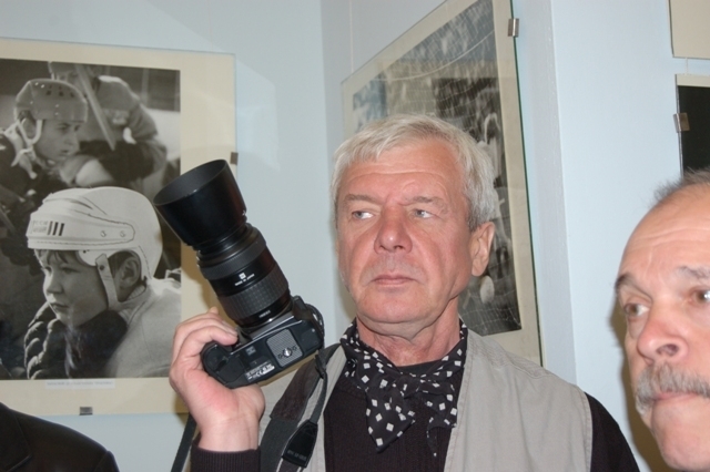 Проходит жизнь, мгновения остаются – так сказал о своих фотоработах Валерий Иванов на открытии пе