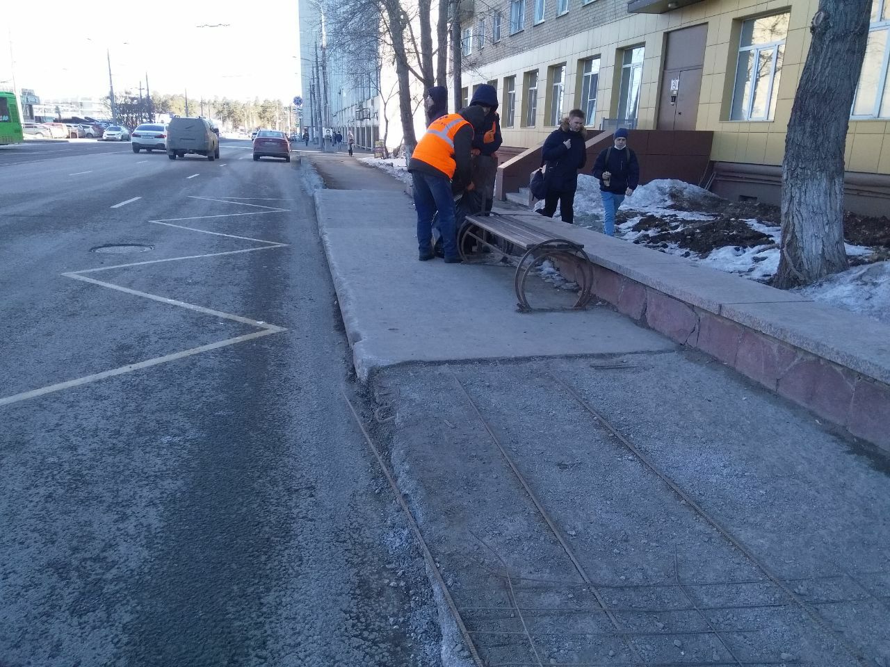 Подрядчик челябинск. Экомен Челябинск чистит улицы.