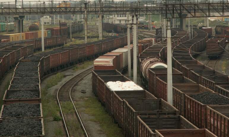 На станции Аргаяш (Челябинская область) машинист рабочего поезда применил экстренное торможение и